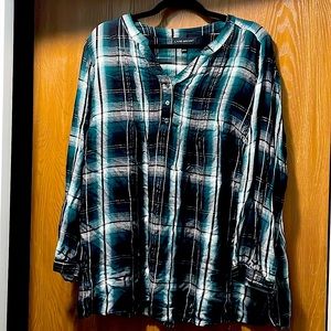 Lane Bryant green/black/white long sleeve